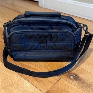 Lug Trolly Crossbody in black, like new